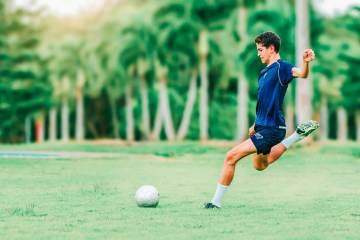 央视拒转世界杯,FIFA降价谈判（配图示意）